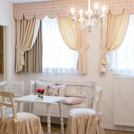 Boutique Olympia 3*